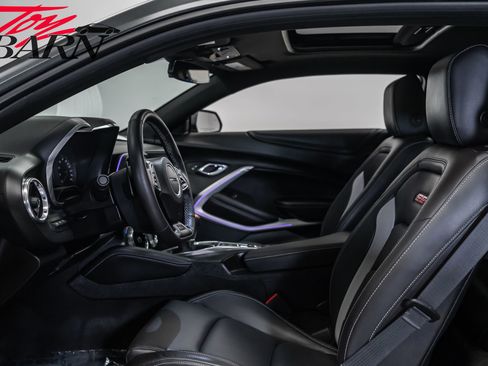 Used 2017 Chevrolet Camaro SS image 27
