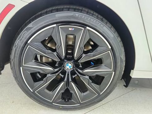 Used 2023 BMW 740i w/ Executive Package image 63