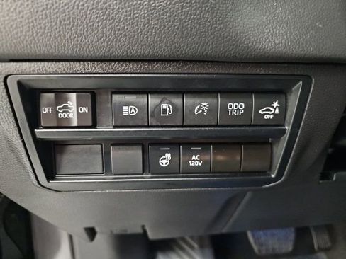 Used 2024 Toyota Tundra Limited AWD/4WD image 17