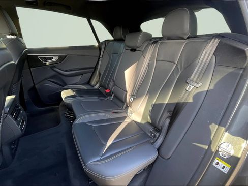 Used 2019 Audi Q8 Premium image 26