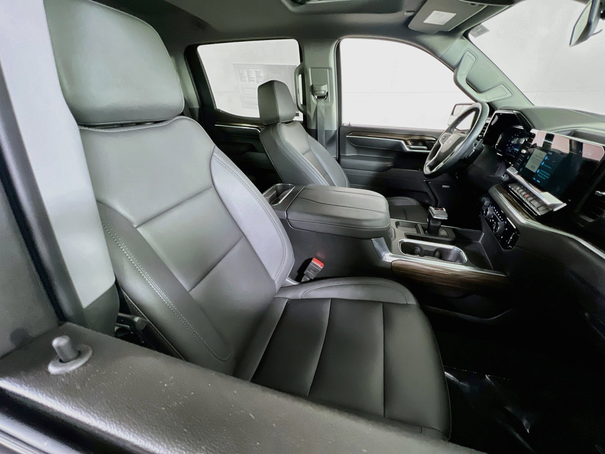 Used 2025 Chevrolet Silverado 1500 RST w/ Convenience Package II AWD/4WD image 28