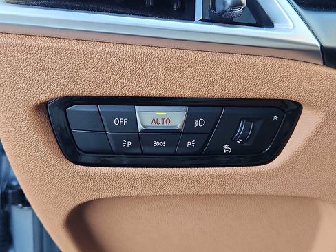 Used 2025 BMW 330i xDrive Sedan w/ Convenience Package image 22