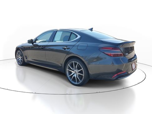 Used 2023 Genesis G70 2.0T image 4