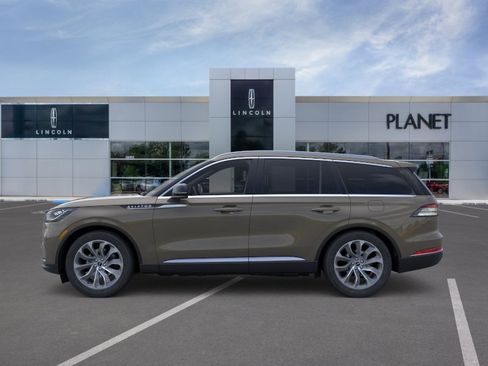 New 2026 Lincoln Aviator Reserve RWD image 3