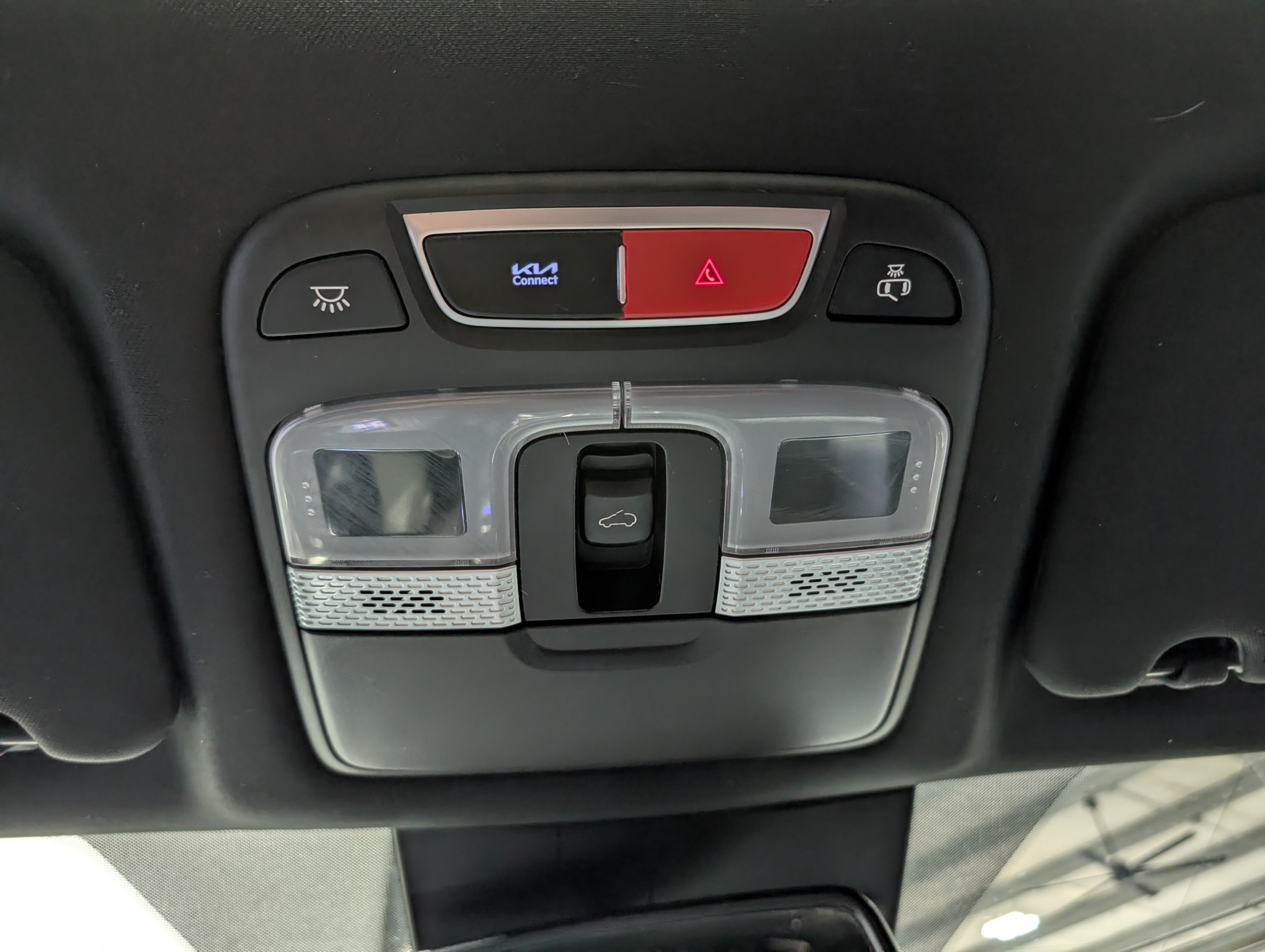Used 2024 Kia Telluride EX w/ EX Captain's Chair Package AWD/4WD image 24