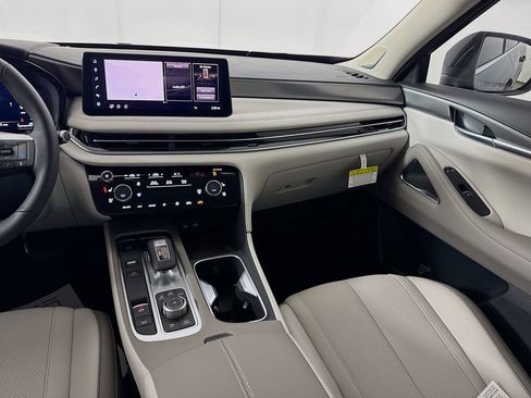 New 2026 INFINITI QX60 Luxe w/ Family Package image 30