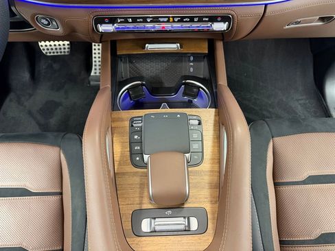 Used 2024 Mercedes-Benz GLS 63 AMG 4MATIC image 19