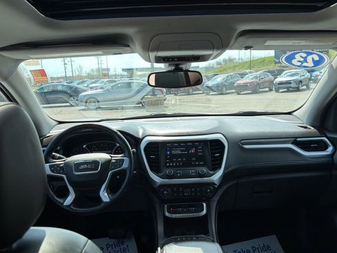 Used 2023 GMC Acadia SLT w/ Elevation Edition FWD image 18