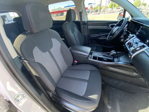 Used 2022 Kia Sorento LX AWD/4WD image 24