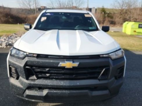 Used 2023 Chevrolet Colorado W/T image 2
