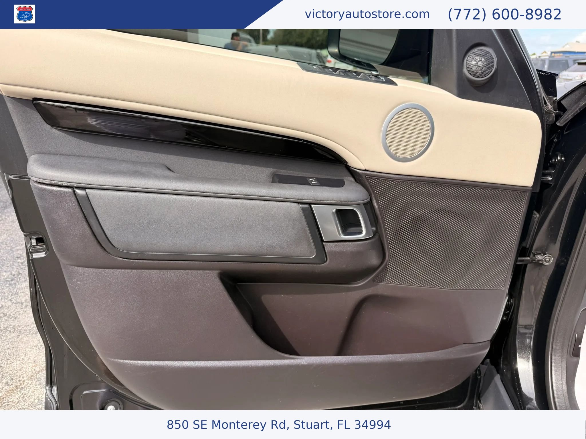 Used 2019 Land Rover Discovery SE AWD/4WD image 22