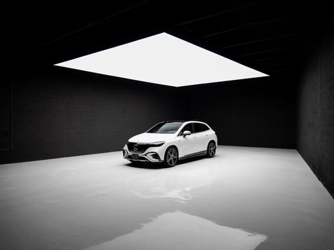 Used 2024 Mercedes-Benz EQE AMG 4MATIC SUV image 92