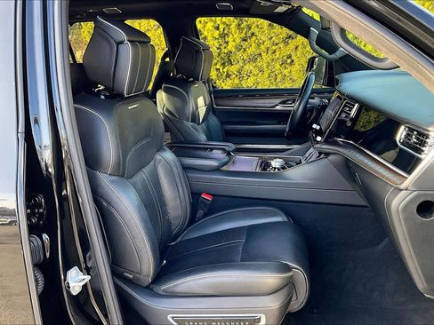 Used 2022 Jeep Grand Wagoneer Series II w/ Premium Group II image 8