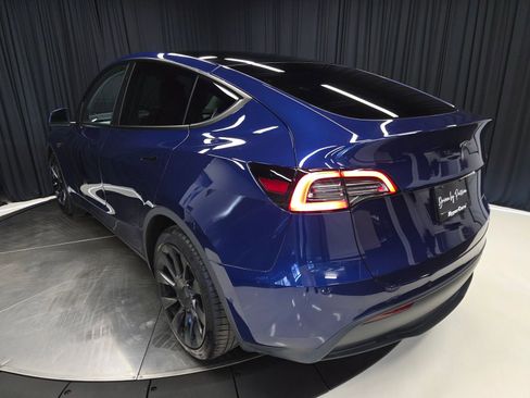 Used 2021 Tesla Model Y Long Range image 46