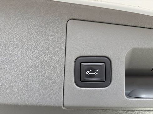 Certified 2024 Cadillac XT5 Premium Luxury w/ LPO, Floor Liner Package AWD/4WD image 15