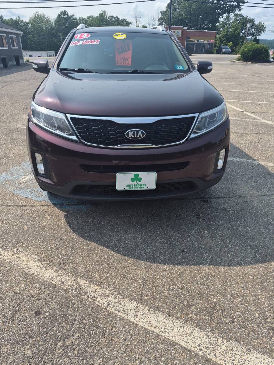 Used 2014 Kia Sorento LX w/ Premium Package AWD/4WD image 2