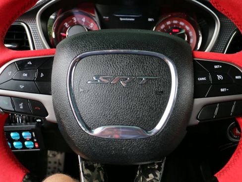 Used 2018 Dodge Challenger SRT Hellcat RWD image 22