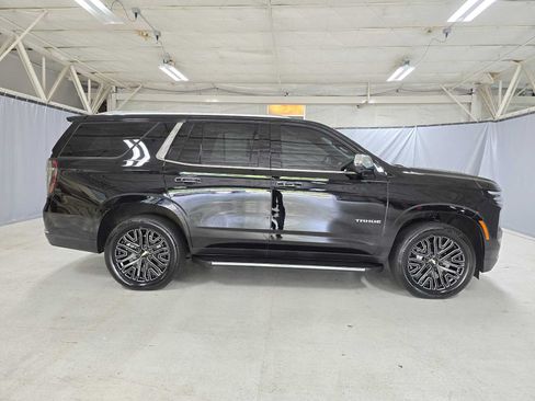 Used 2025 Chevrolet Tahoe Premier AWD/4WD image 2