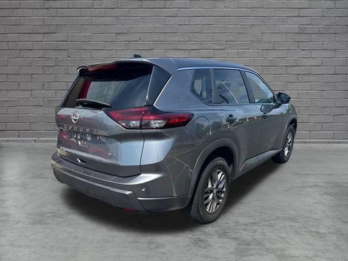 Used 2024 Nissan Rogue S AWD/4WD image 3
