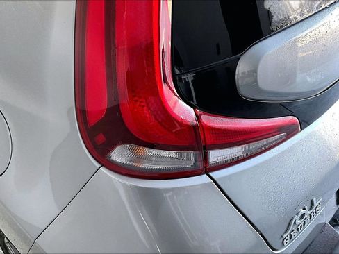 Used 2022 Kia Soul EX image 40