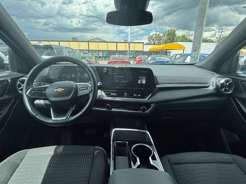 Used 2025 Chevrolet Equinox LT FWD image 30