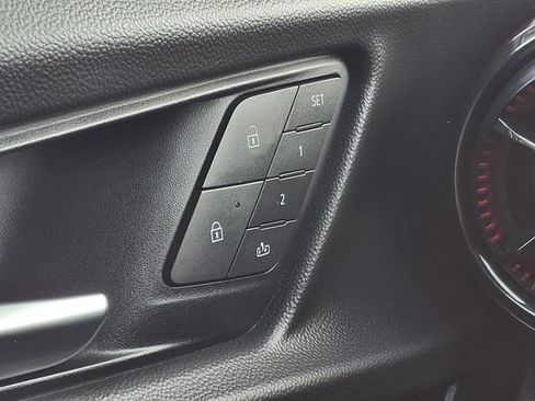 Used 2025 Chevrolet Equinox RS w/ Convenience Package III FWD image 11