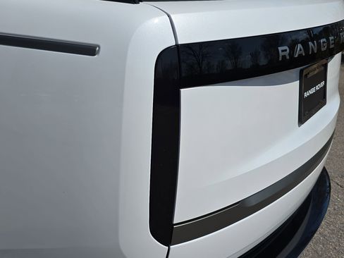 New 2026 Land Rover Range Rover Long Wheelbase SE image 35
