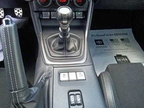 Used 2025 Toyota GR86 Premium RWD image 25