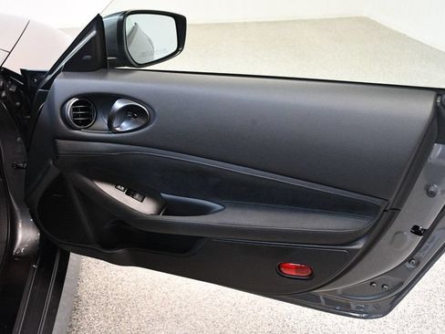Used 2024 Nissan Z Performance w/ Floor Mat Package RWD image 24