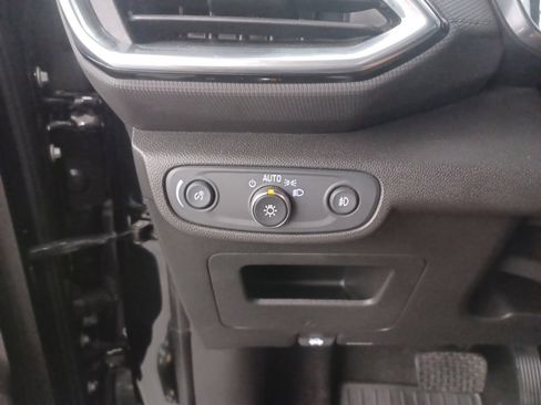 Used 2022 Chevrolet TrailBlazer LT w/ Convenience Package FWD image 18