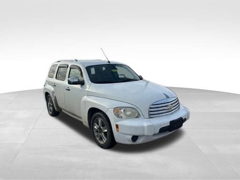 Used 2009 Chevrolet HHR LT image 3