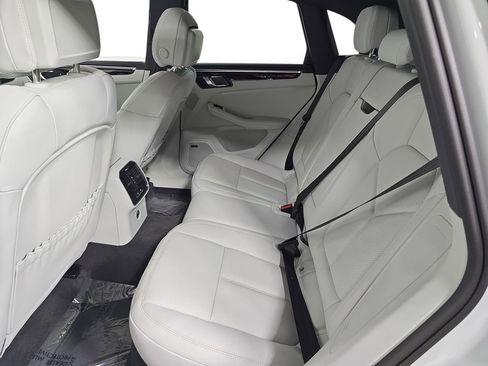 New 2026 Porsche Macan S image 24