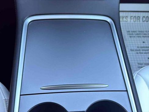 Used 2021 Tesla Model Y Performance image 18