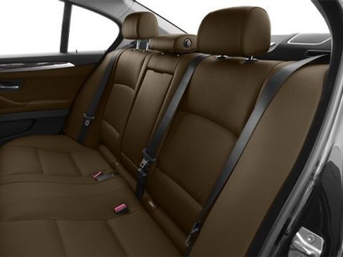 Used 2014 BMW 550i xDrive Sedan image 14