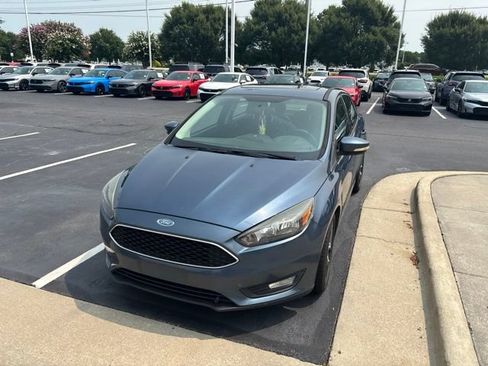 Used 2018 Ford Focus SEL FWD image 2