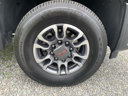 Used 2025 GMC Sierra 2500 SLT w/ SLT Premium Package AWD/4WD image 31