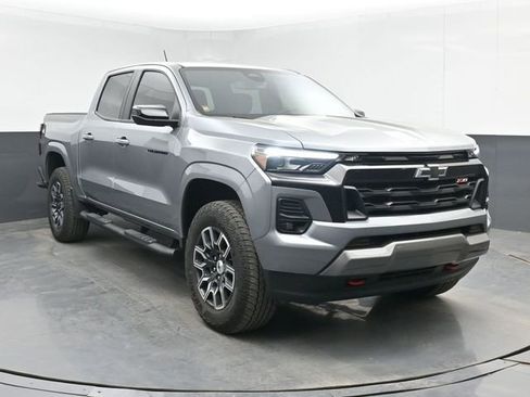 Used 2023 Chevrolet Colorado Z71 w/ Z71 Convenience Package 2 image 2