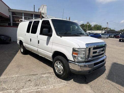 Used 2012 Ford E-150 and Econoline 150 w/ Commercial Cargo Van Pkg RWD image 4