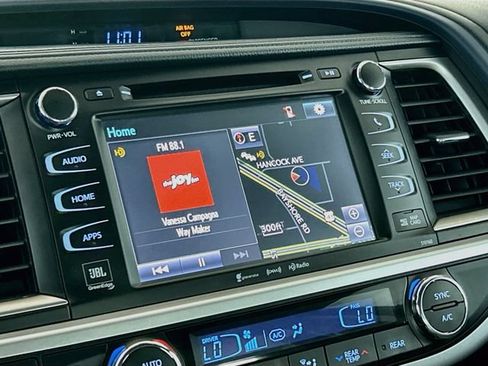 Used 2016 Toyota Highlander Limited Platinum FWD image 12