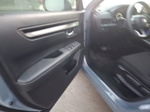 Used 2023 Honda CR-V LX image 5