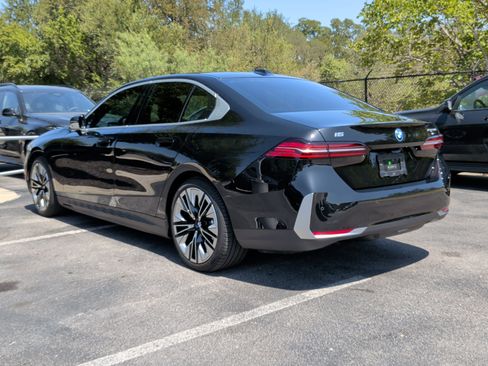 Used 2026 BMW i5 eDrive40 RWD image 9