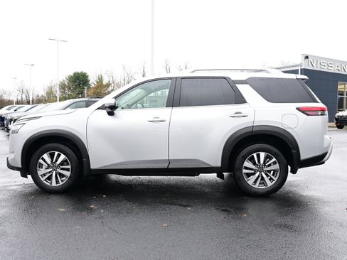 New 2025 Nissan Pathfinder SL image 5