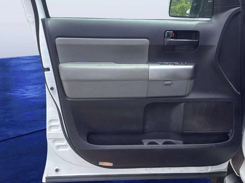 Used 2019 Toyota Sequoia SR5 AWD/4WD image 19