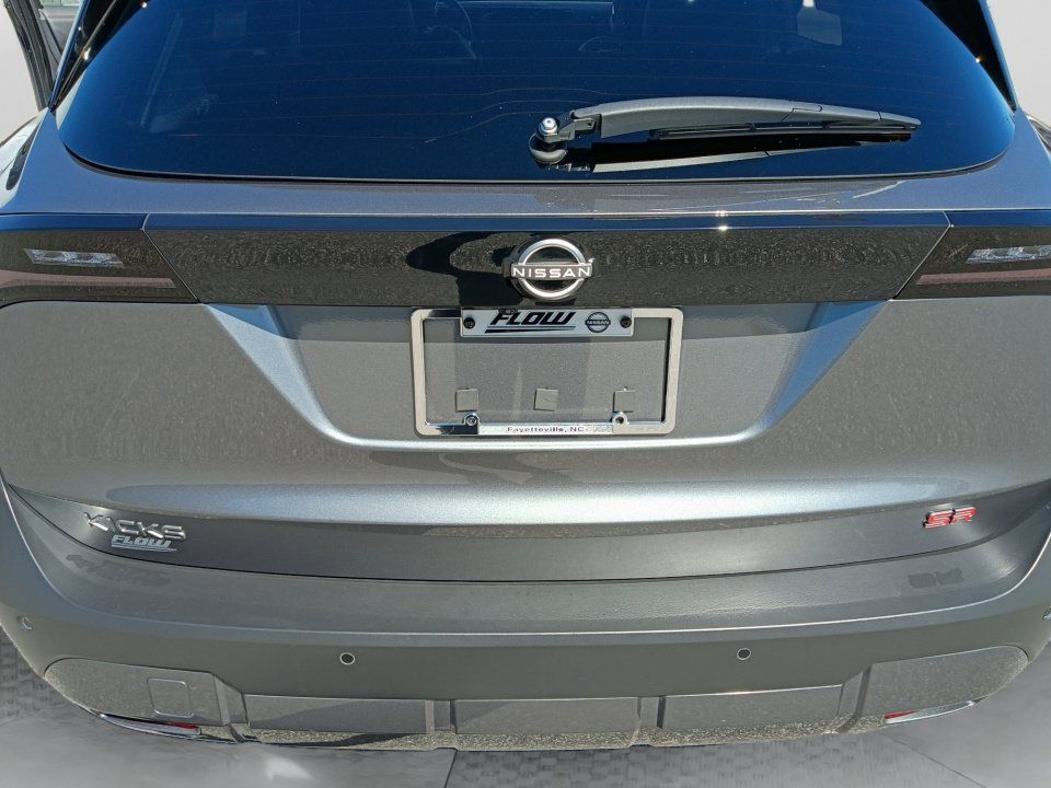 Used 2026 Nissan Kicks SR w/ SR Premium Package FWD image 14