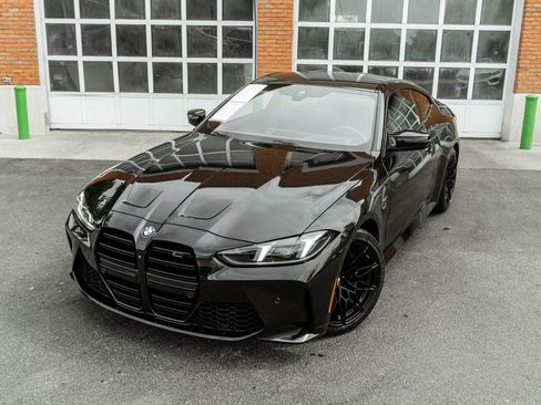 Used 2025 BMW M4 Competition w/ Executive Package RWD image 2