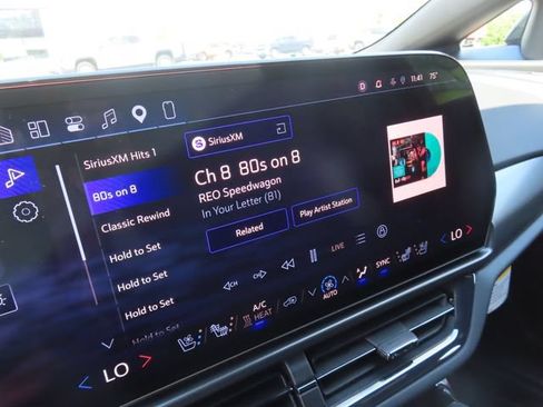 Certified 2025 Chevrolet Equinox EV RS w/ Convenience Package II AWD/4WD image 25