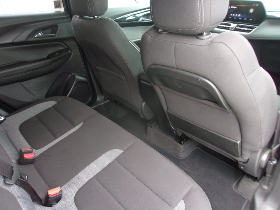 Used 2024 Chevrolet TrailBlazer LT w/ Driver Confidence Package FWD image 16