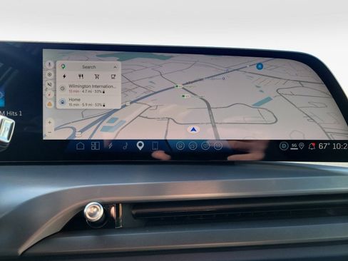 Certified 2026 Cadillac Vistiq Premium Luxury image 17