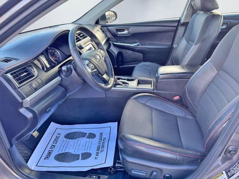 Used 2017 Toyota Camry SE image 12