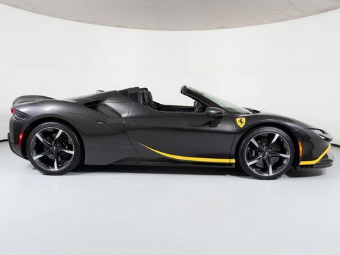 Used 2022 Ferrari SF90 Spider AWD/4WD image 3